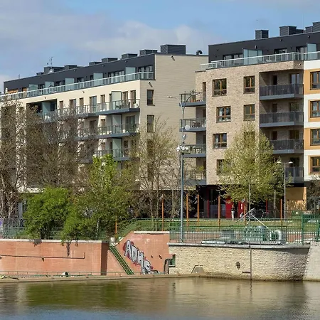 Διαμέρισμα Air Conditioned In Center By The River With Parking By Renters
